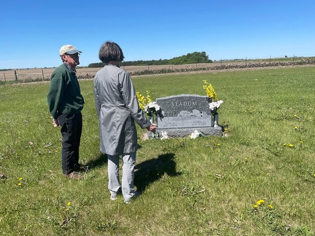 Rod and Beverly at grave